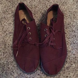 Men’s lace up toms size 7